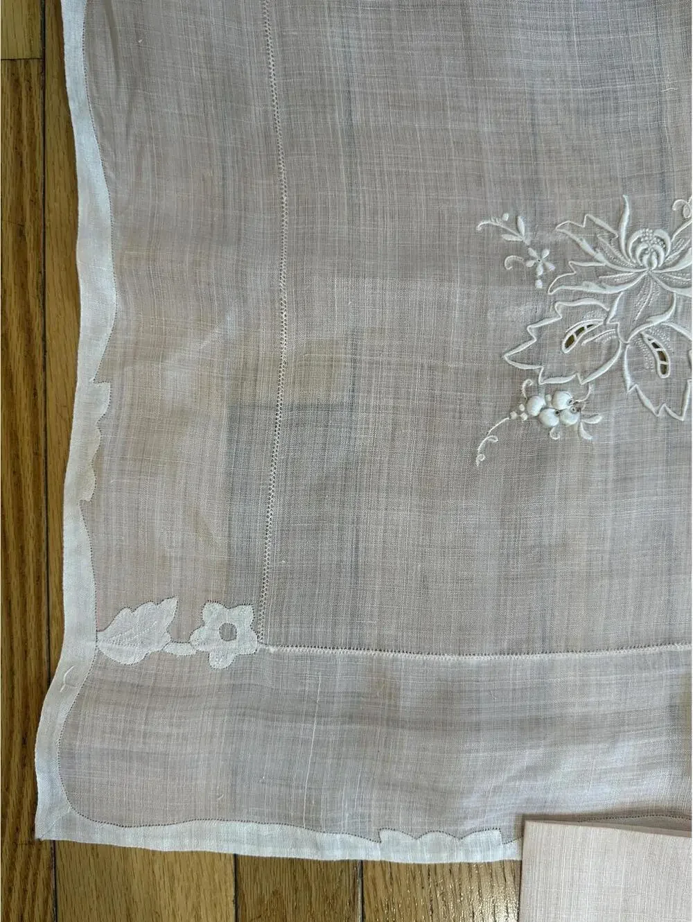 VTG Madeira Style Sheer Pink Linen Tablecloths & Napkins Lot Embroidered Floral